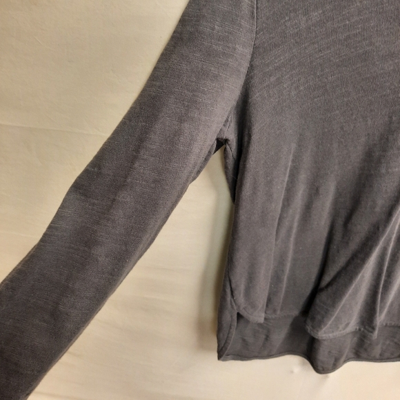 Duluth Top - Picture 2 of 12